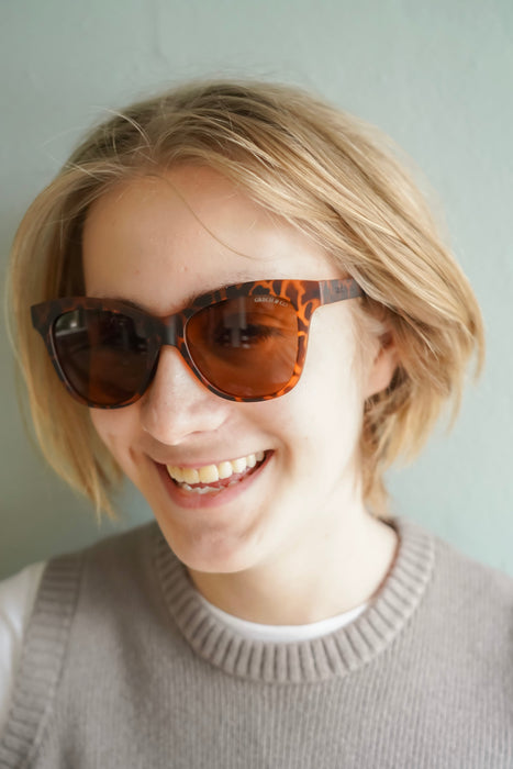 Iconic Wayfarer Ombre  | Polarized Sunglasses | Adult | 15+ Y | Desert Teal Ombre