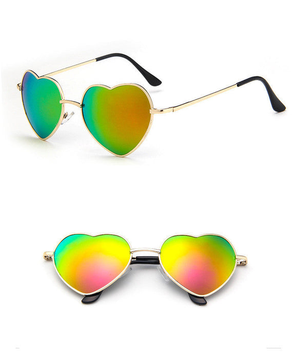 Love-Struck Heart Sunglasses - Retro Chic & Trendy