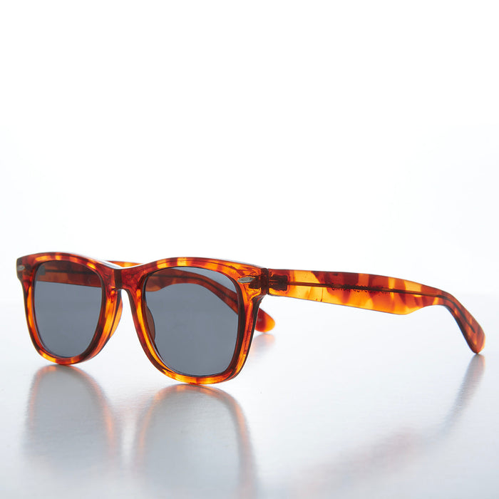 image of sunglasses model SUNGLASS MUSEUM SUNGLASS MUSEUM Classic Horn Rim Sunglasses - Alec