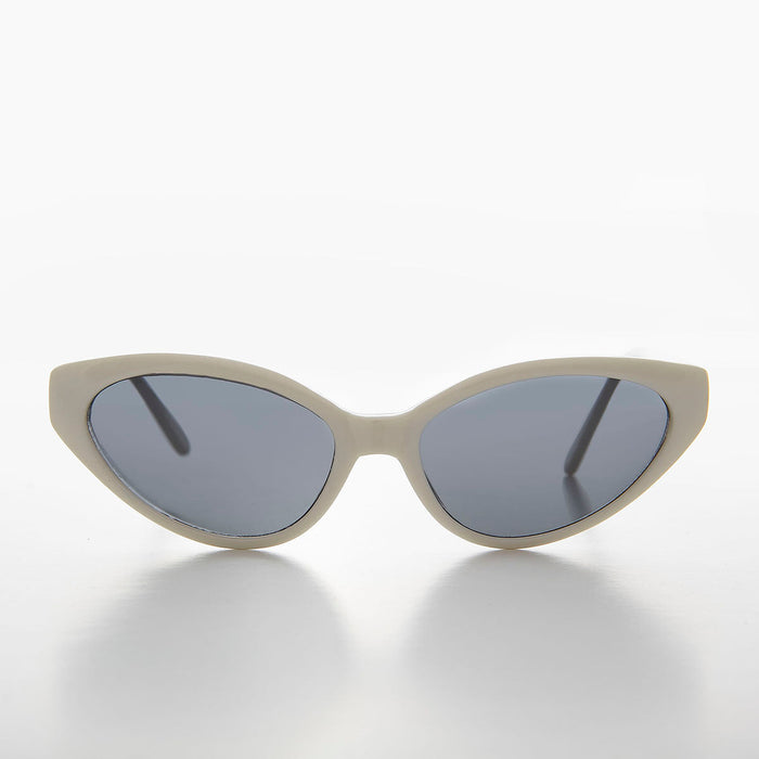 SUNGLASS MUSEUM Shallow Lens Extreme Cat Eye Sunglass - Alexa