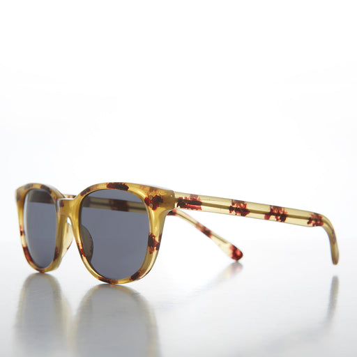 image of sunglasses model SUNGLASS MUSEUM Timeless Square Retro Sunglass - Arista