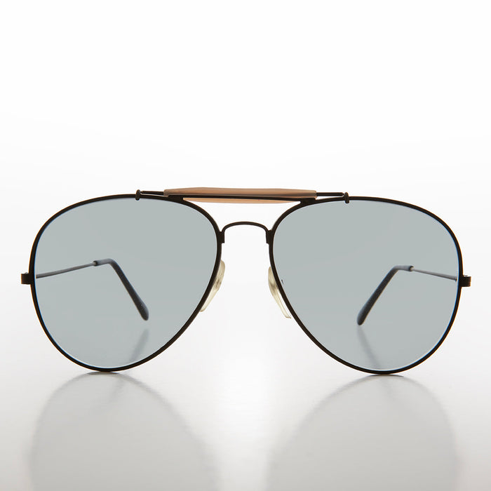 SUNGLASS MUSEUM Pilot Sunglasses with Transition Lenses - Bud