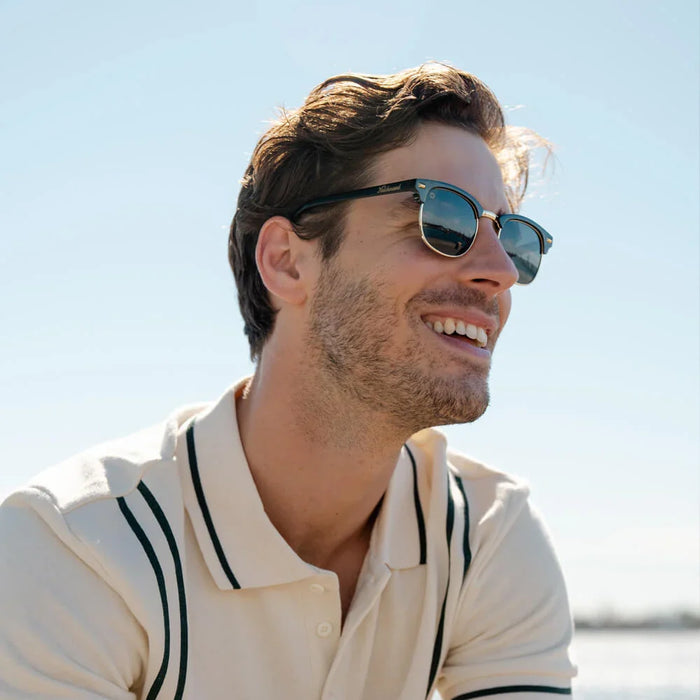 Glossy Black & Gold Brooklines