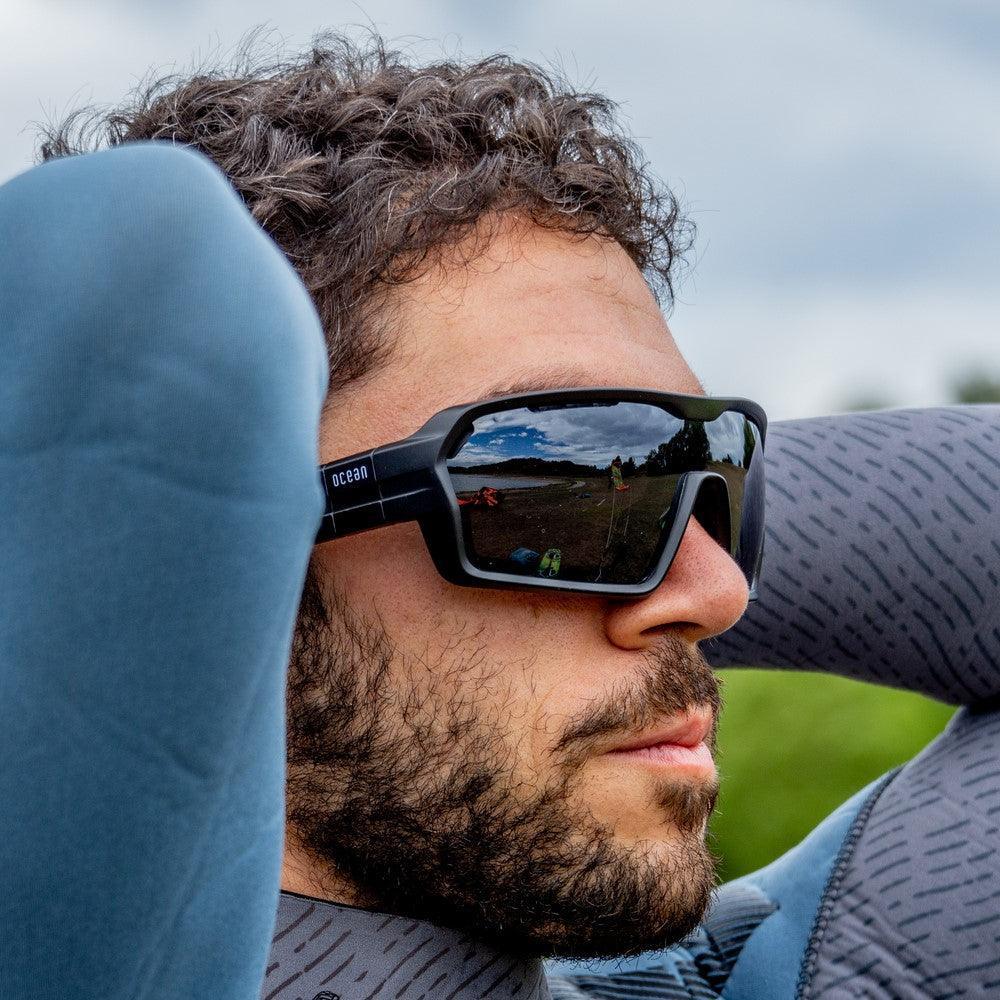 chameleon goggles Ocean Chameleon Polarized Water Sports Sunglasses Floating Eyewear (Frame Matte Black, Lens Smoke)