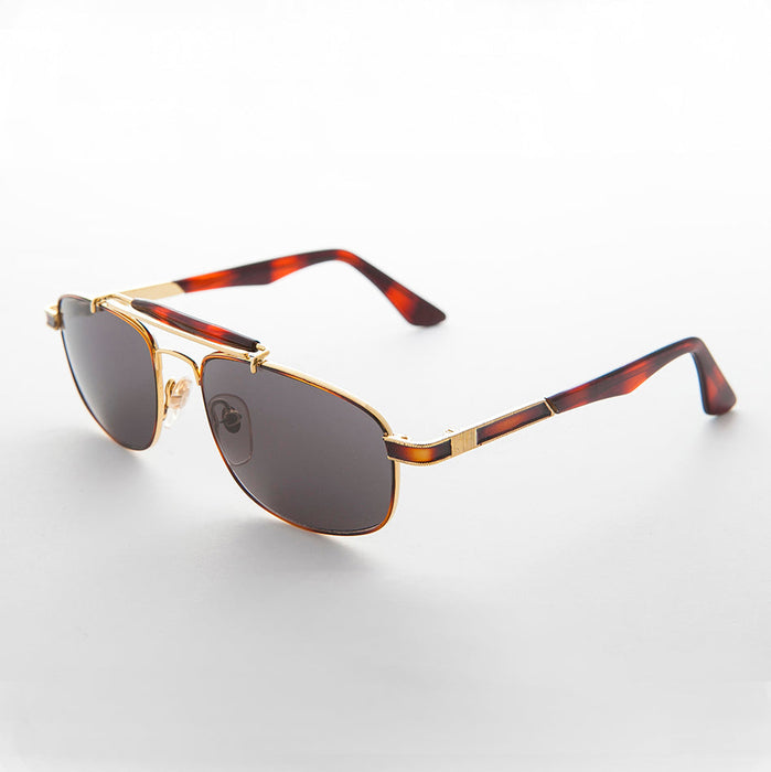SUNGLASS MUSEUM Gold 90s Vintage Pilot Sunglass - Kit