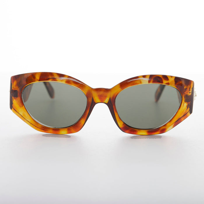 SUNGLASS MUSEUM Women's Fashion Cat Eye Sunglass with Gold Emblem - Diva