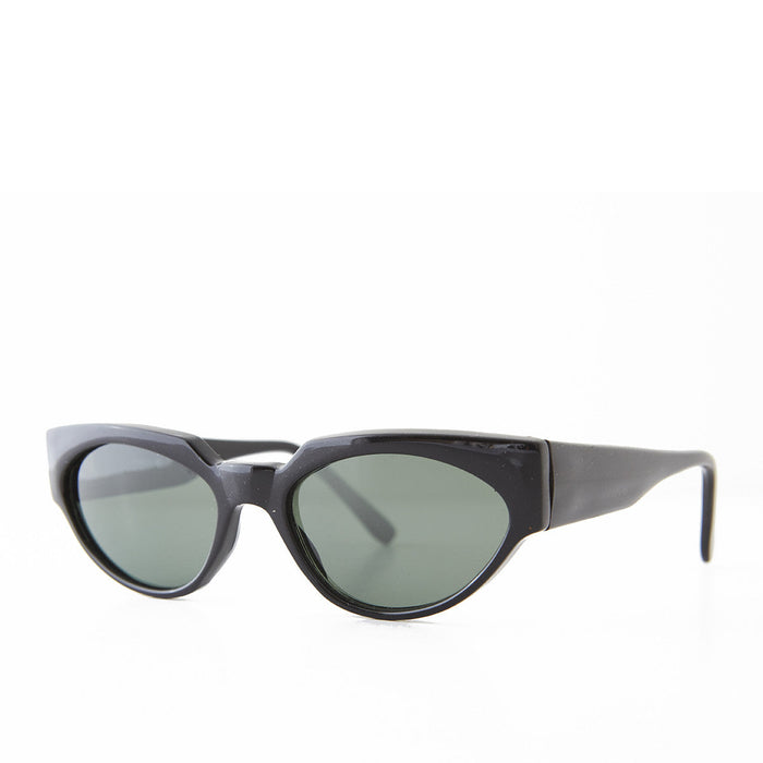 SUNGLASS MUSEUM Women's Bold Angular Cat Eye Vintage Sunglass - Ellie