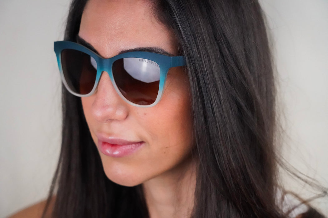 Iconic Wayfarer Ombre  | Polarized Sunglasses | Adult | 15+ Y | Desert Teal Ombre