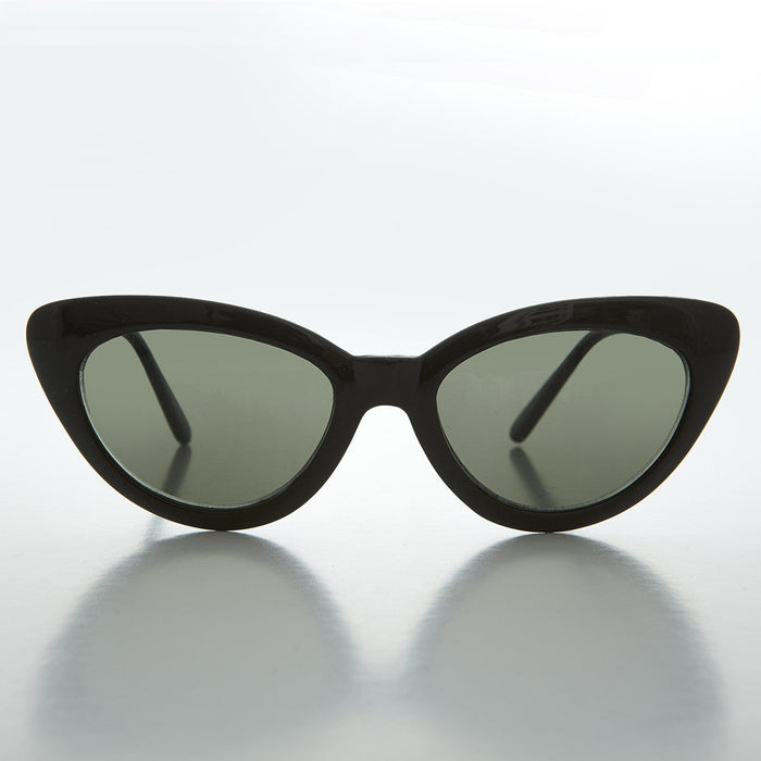 SUNGLASS MUSEUM Classic Retro Cat Eye Vintage Sunglass - Greta