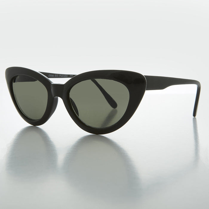 SUNGLASS MUSEUM Classic Retro Cat Eye Vintage Sunglass - Greta