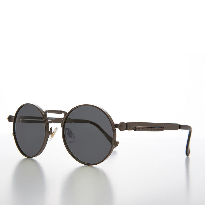 image of sunglasses model SUNGLASS MUSEUM Ivan Sunglass