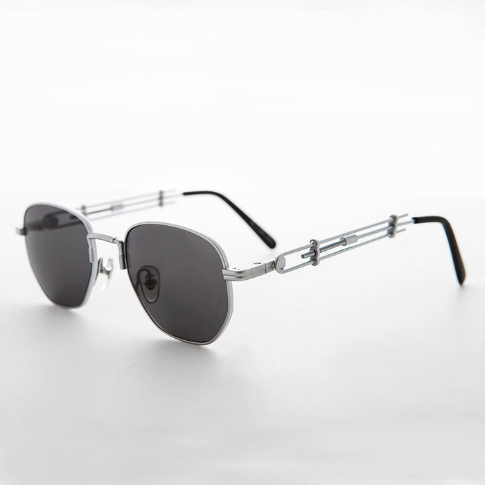 SUNGLASS MUSEUM Square Vintage Sunglass with Industrial temples - Jagger