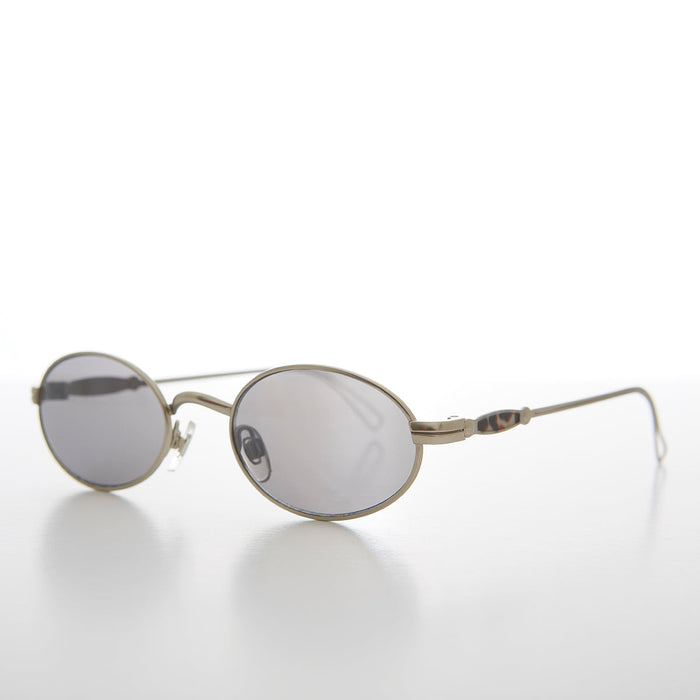 SUNGLASS MUSEUM Oval 90s Vintage Sunglass with Intricate Temple - Kit