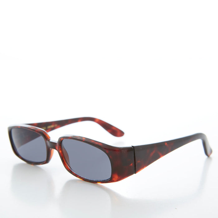 image of sunglasses model SUNGLASS MUSEUM Slim Rectangular 90s Sunglasses - Lynch
