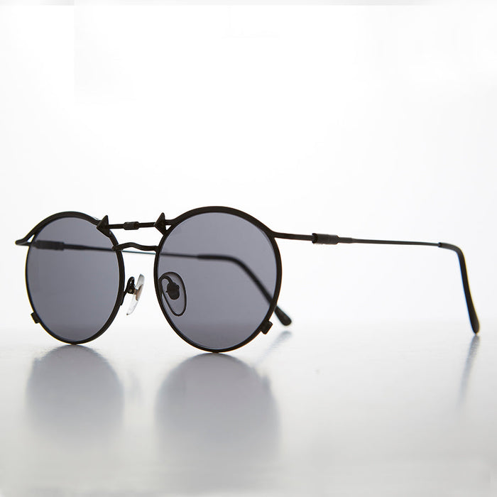 SUNGLASS MUSEUM Round 90s Goth Vintage Sunglass - Mackaveli