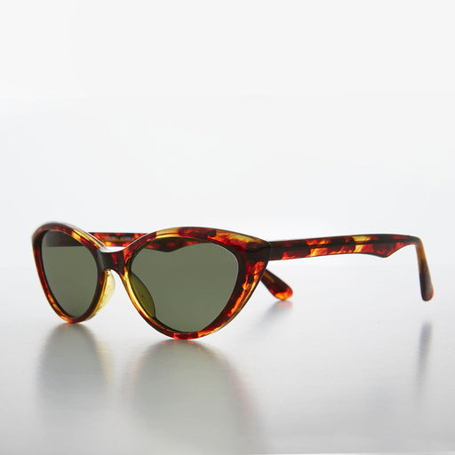 image of sunglasses model SUNGLASS MUSEUM Pointy Tip Cat Eye Sunglass 1950s Retro Style - Misfit