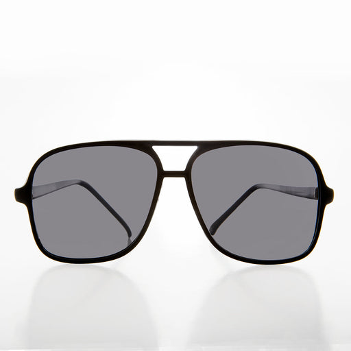 image of sunglasses model SUNGLASS MUSEUM Square Aviator with Polarized Lens - Mohawk