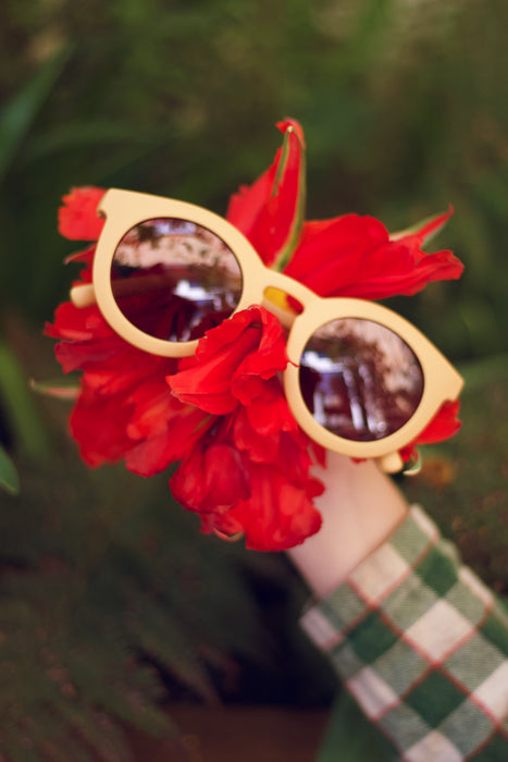 Classic | Sustainable Sunglasses | Plant-Based Bendable Polarized - Adult | 16+ Y |  Sunset Gingham