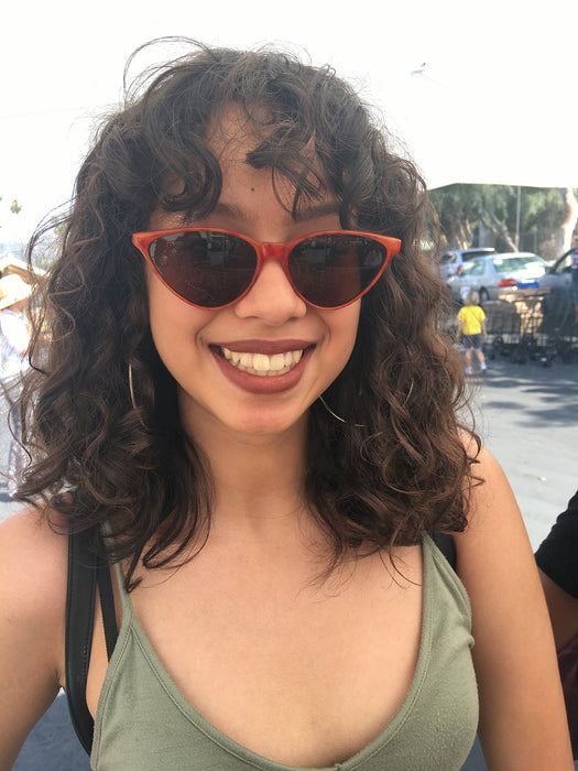 SUNGLASS MUSEUM Thin Pointy Hip Cat Eye Vintage Women's Sunglass - Sandy