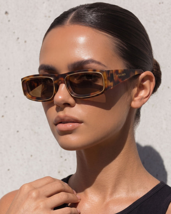 FIFTH AND NINTH Sunglasses RAE