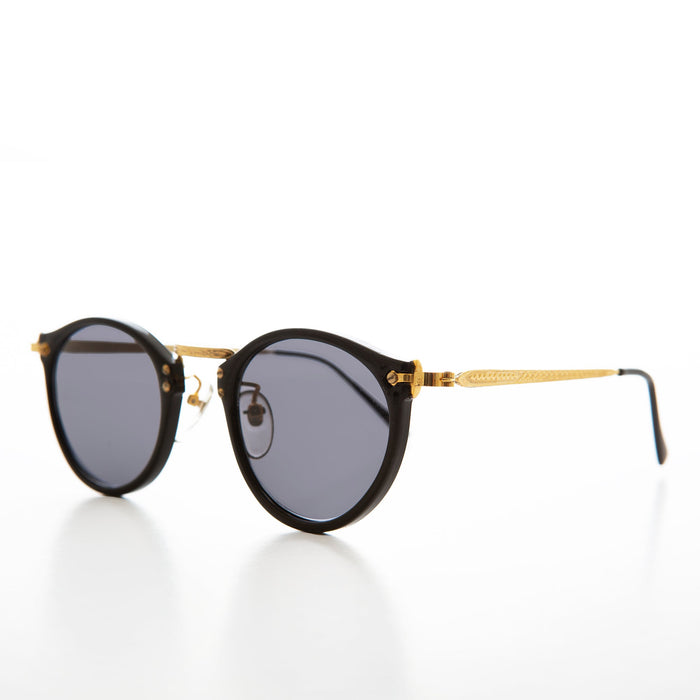 SUNGLASS MUSEUM Round Black Vintage Sunglasses with Gold Accent - Sundae
