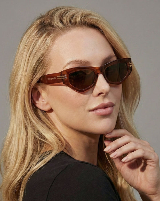 FIFTH AND NINTH Sunglasses WREN