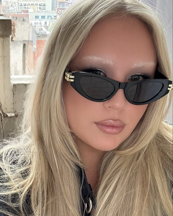 FIFTH AND NINTH Sunglasses STORY