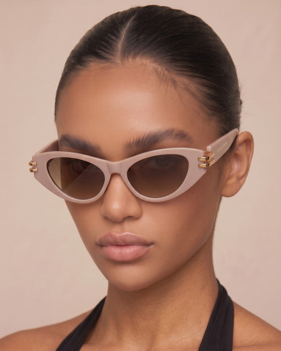 FIFTH AND NINTH Sunglasses STORY