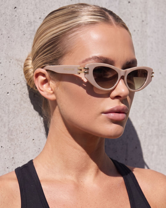 FIFTH AND NINTH Sunglasses STORY
