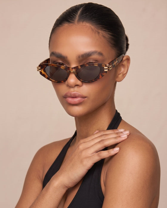FIFTH AND NINTH Sunglasses STORY