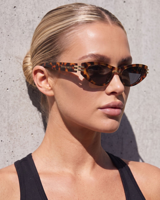 FIFTH AND NINTH Sunglasses STORY