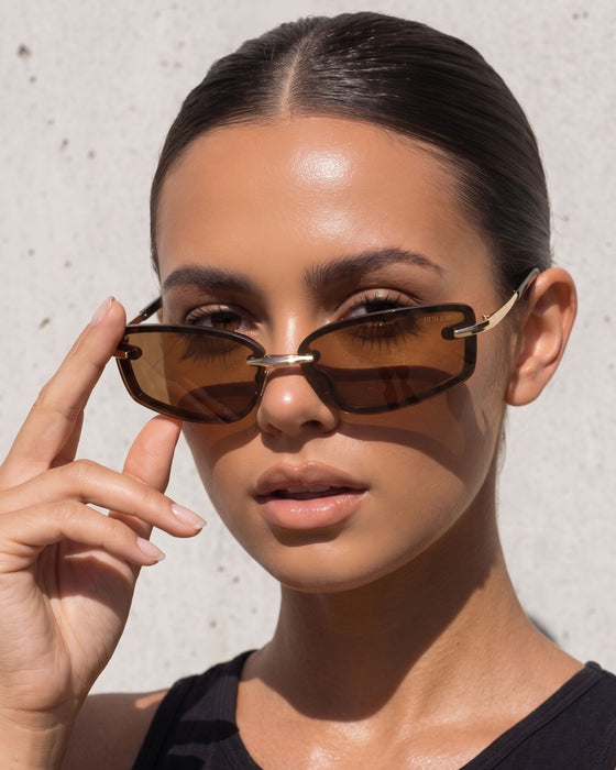 FIFTH AND NINTH Sunglasses ZURI