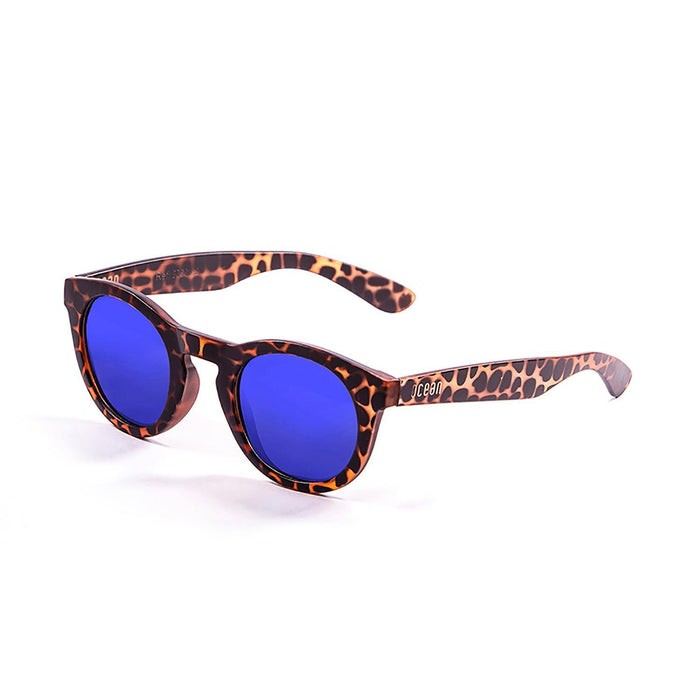 ocean sunglasses KRNglasses model SAN SKU W20000.7 with demy brown & white frame and smoke lens